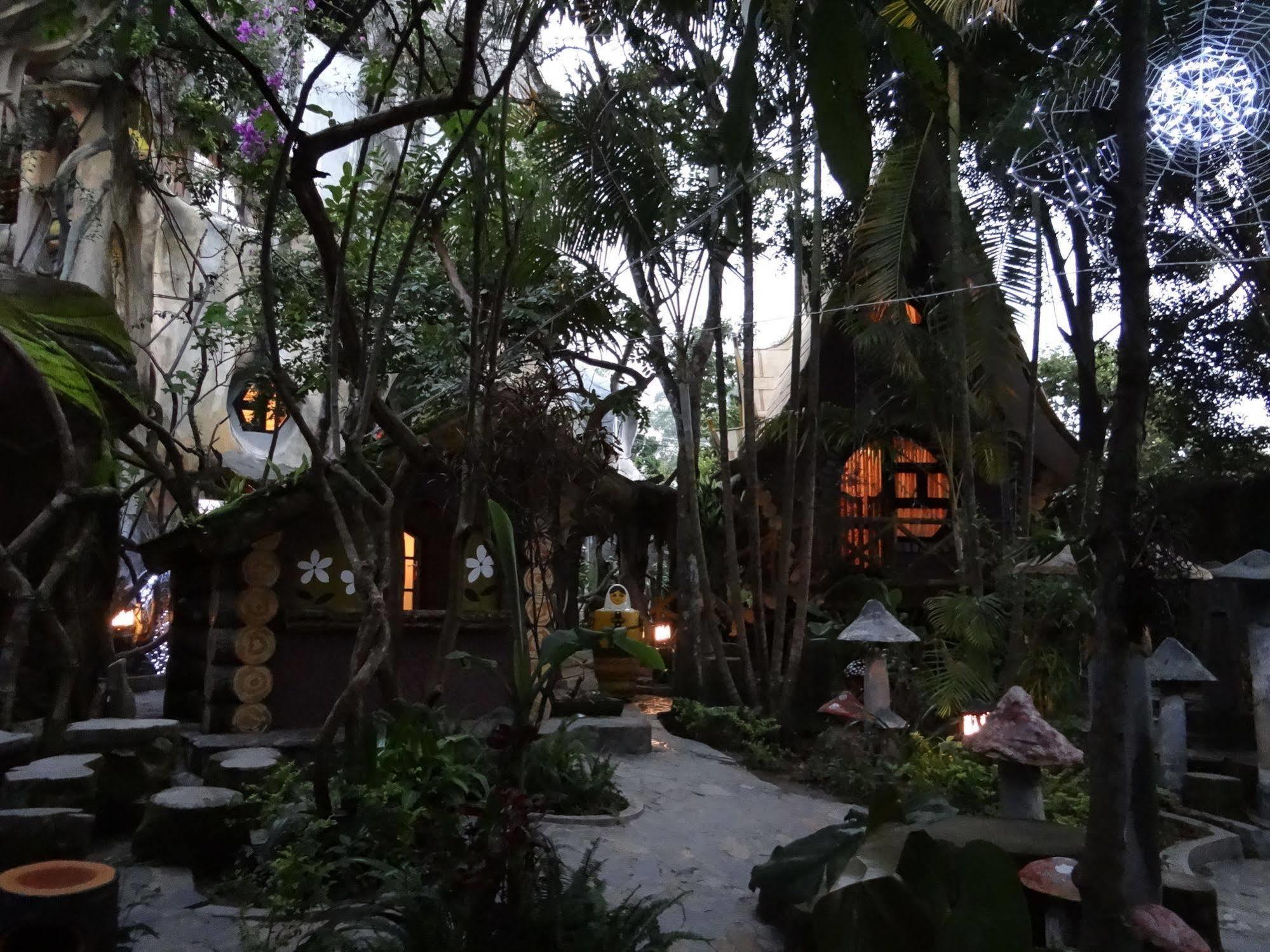 Villa Crazy House Dalat Exterior foto